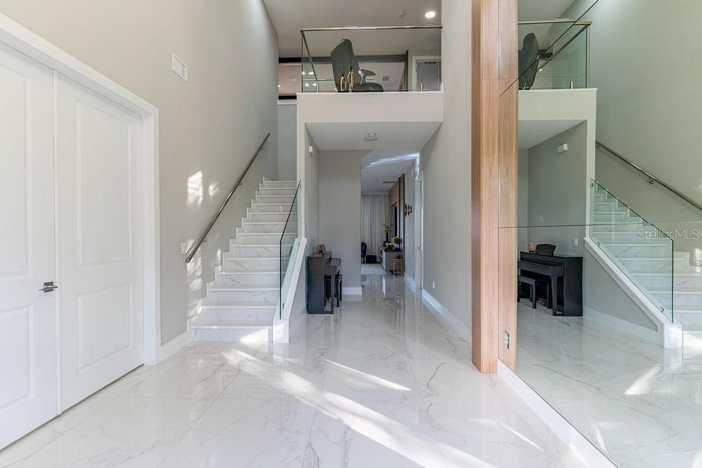 En Venta: $2,350,000 (5 camas, 5 baños, 4072 Pies cuadrados)