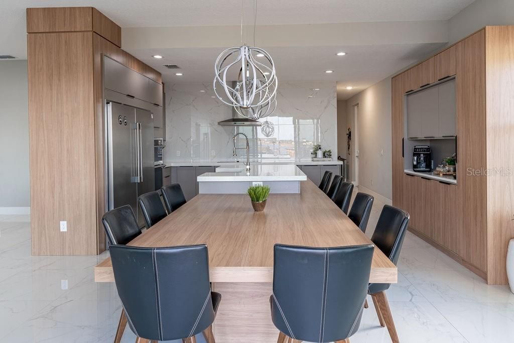 En Venta: $2,350,000 (5 camas, 5 baños, 4072 Pies cuadrados)