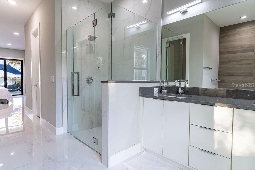 En Venta: $2,350,000 (5 camas, 5 baños, 4072 Pies cuadrados)