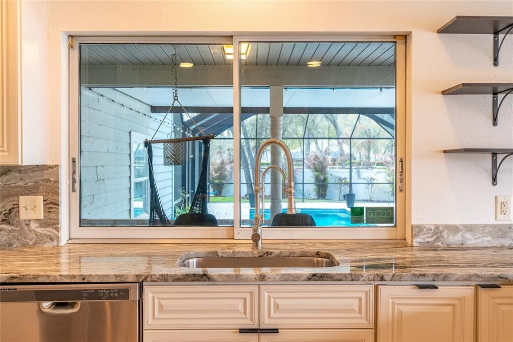 En Venta: $657,000 (5 camas, 2 baños, 3382 Pies cuadrados)