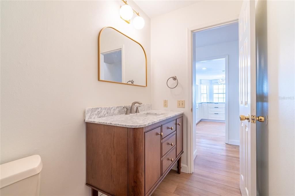 En Venta: $657,000 (5 camas, 2 baños, 3382 Pies cuadrados)