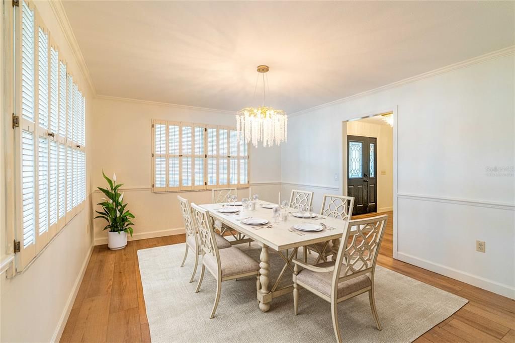 En Venta: $657,000 (5 camas, 2 baños, 3382 Pies cuadrados)