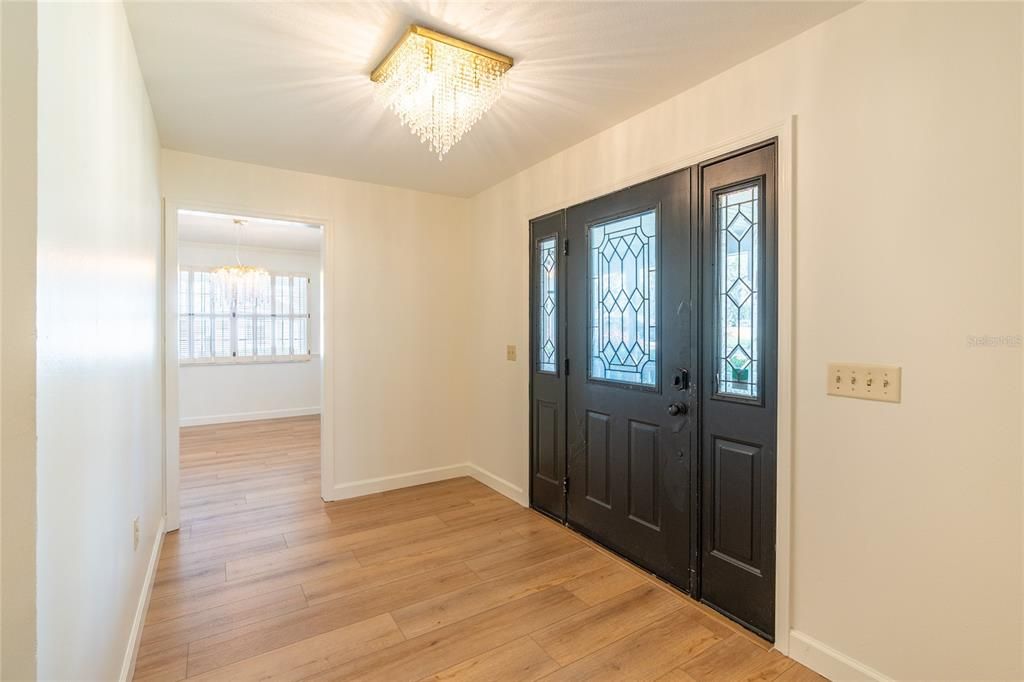 En Venta: $657,000 (5 camas, 2 baños, 3382 Pies cuadrados)