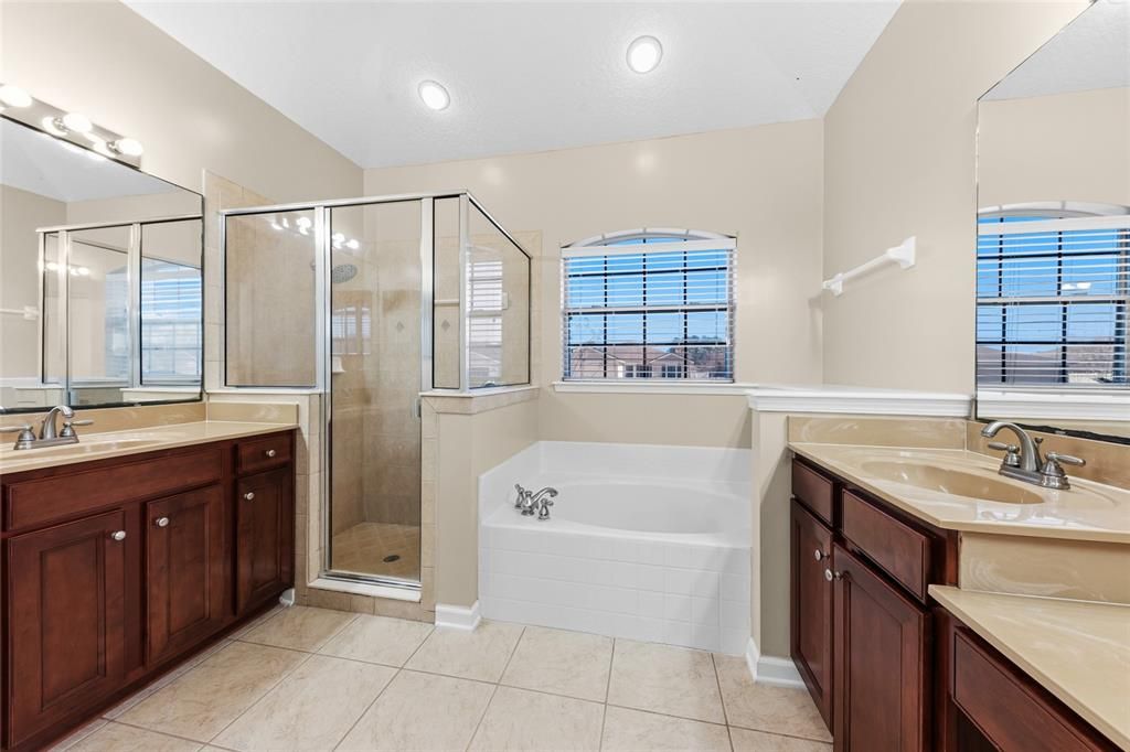 For Sale: $399,900 (4 beds, 3 baths, 2114 Square Feet)