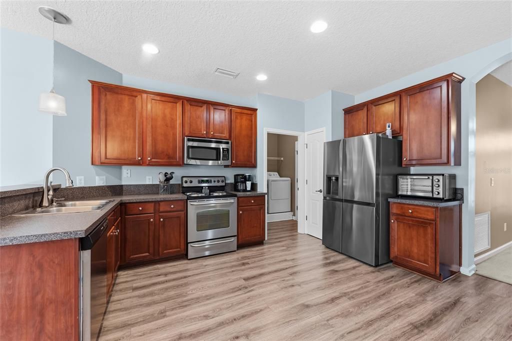 For Sale: $399,900 (4 beds, 3 baths, 2114 Square Feet)