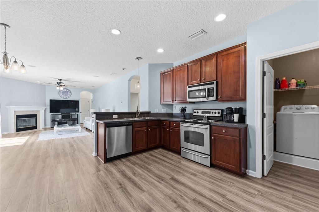 For Sale: $399,900 (4 beds, 3 baths, 2114 Square Feet)