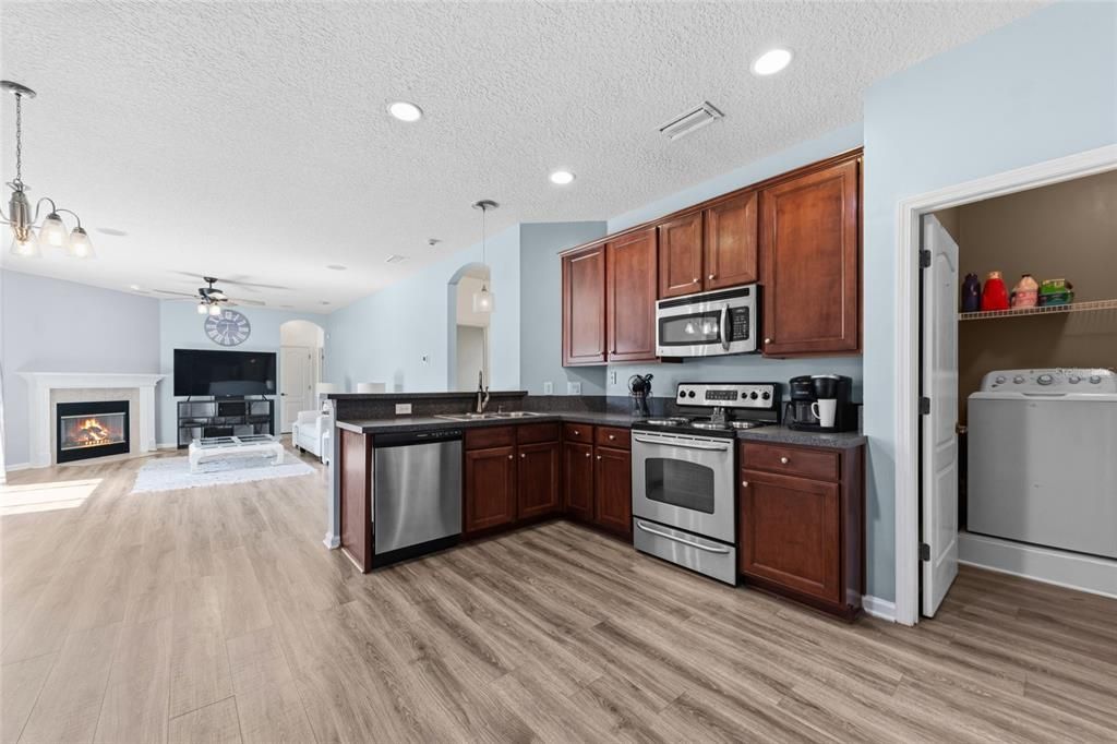 For Sale: $399,900 (4 beds, 3 baths, 2114 Square Feet)