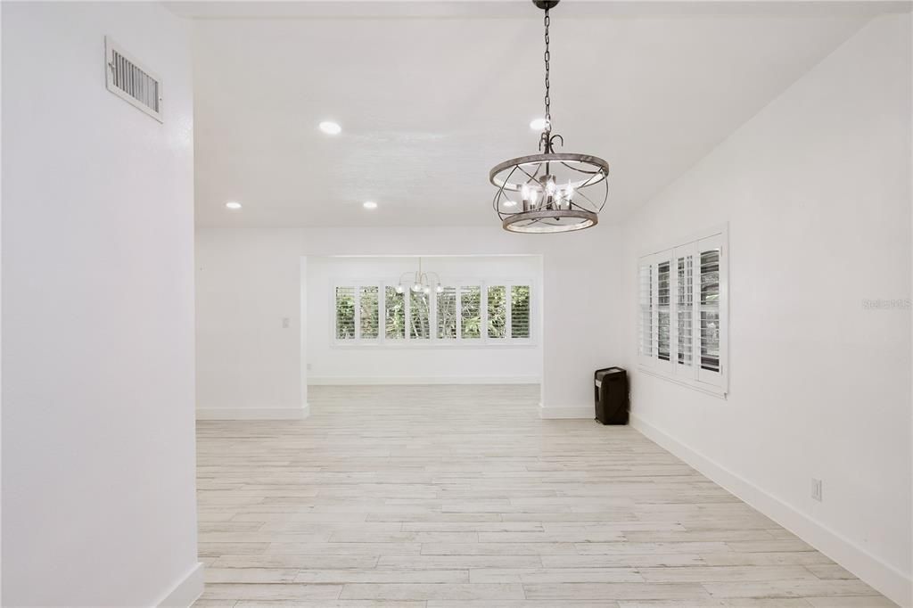 Active With Contract: $479,900 (4 beds, 2 baths, 1960 Square Feet)