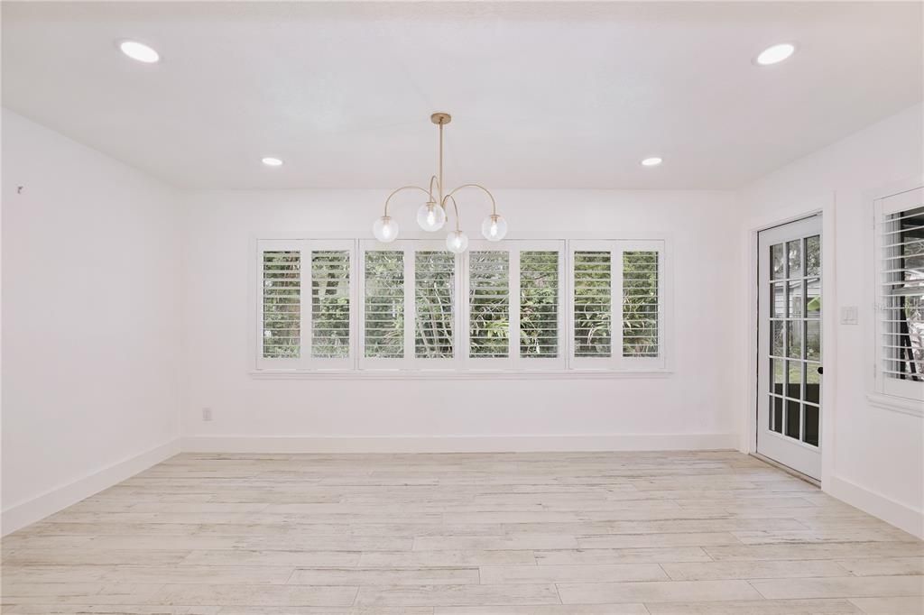 Active With Contract: $479,900 (4 beds, 2 baths, 1960 Square Feet)