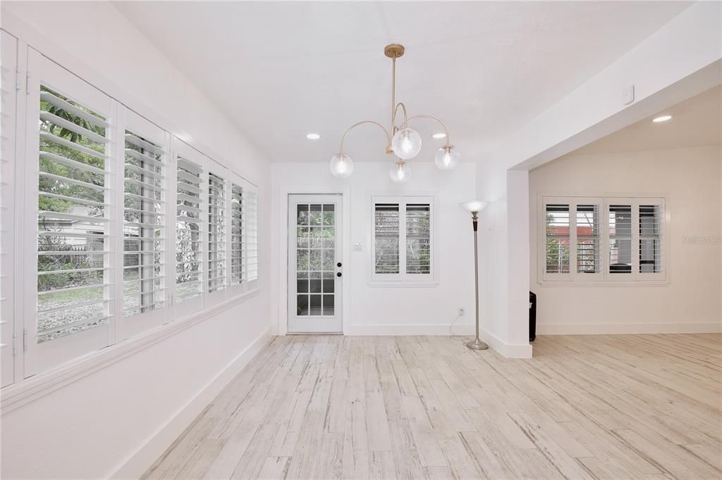 Active With Contract: $479,900 (4 beds, 2 baths, 1960 Square Feet)