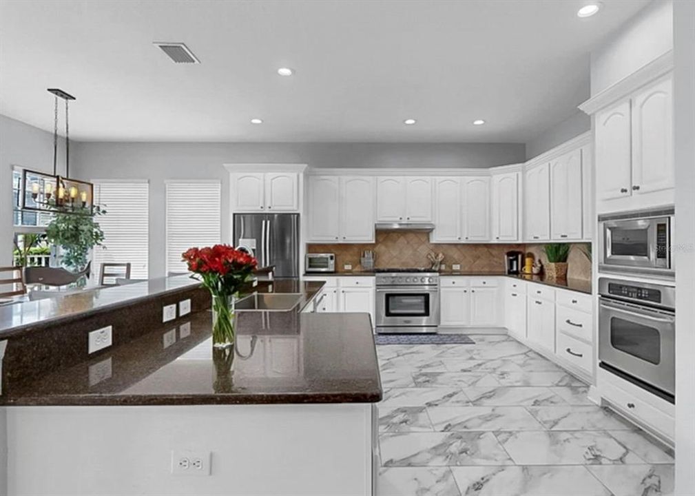 For Sale: $1,099,000 (4 beds, 3 baths, 2868 Square Feet)