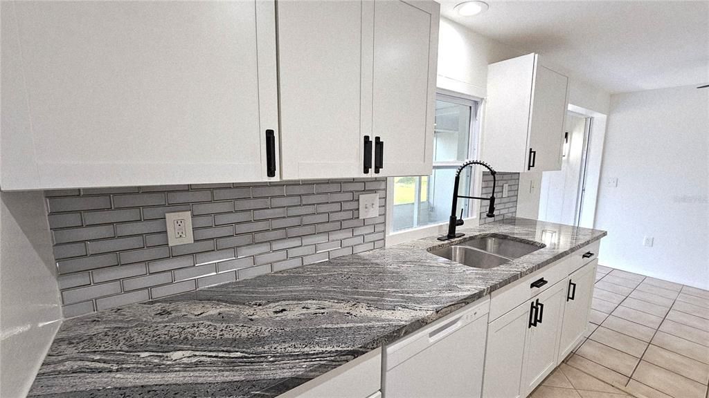 В аренду: $1,475 (2 спален, 2 ванн, 897 Квадратных фут)