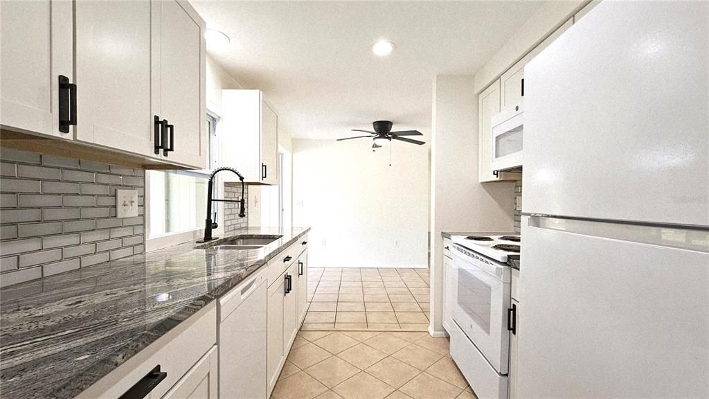 В аренду: $1,475 (2 спален, 2 ванн, 897 Квадратных фут)