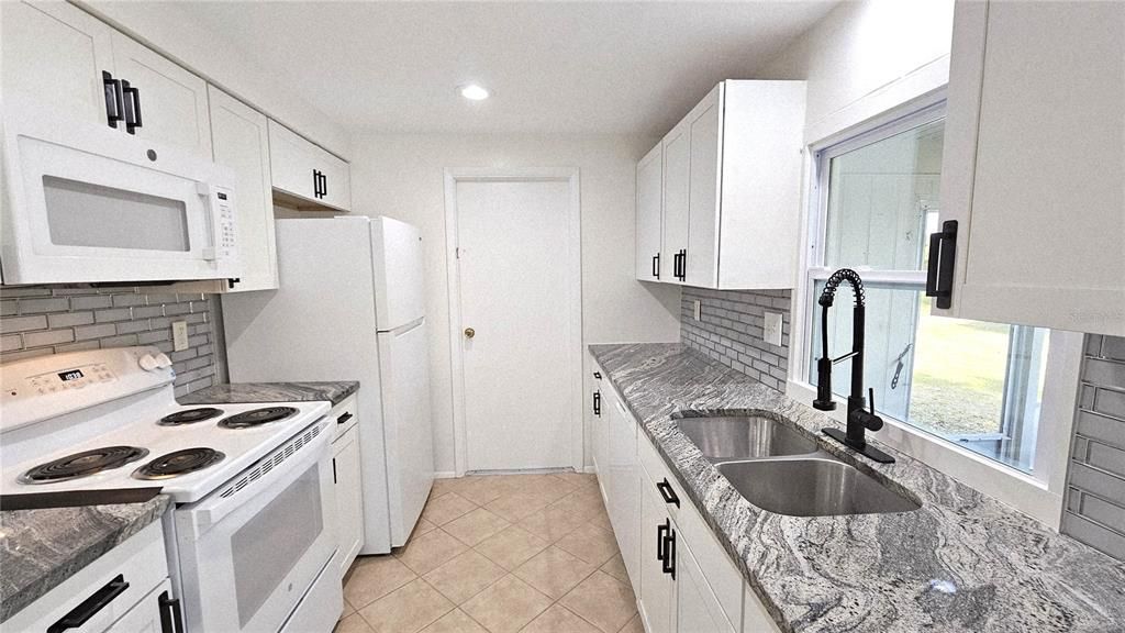 В аренду: $1,475 (2 спален, 2 ванн, 897 Квадратных фут)