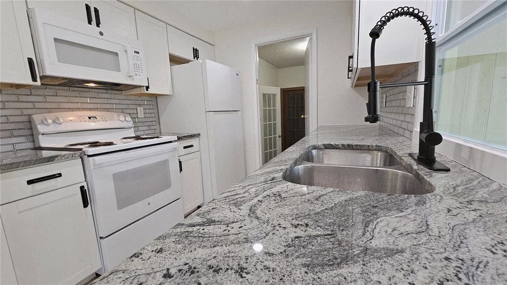 В аренду: $1,475 (2 спален, 2 ванн, 897 Квадратных фут)
