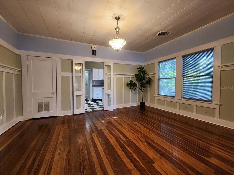 For Sale: $435,000 (4 beds, 0 baths, 2214 Square Feet)