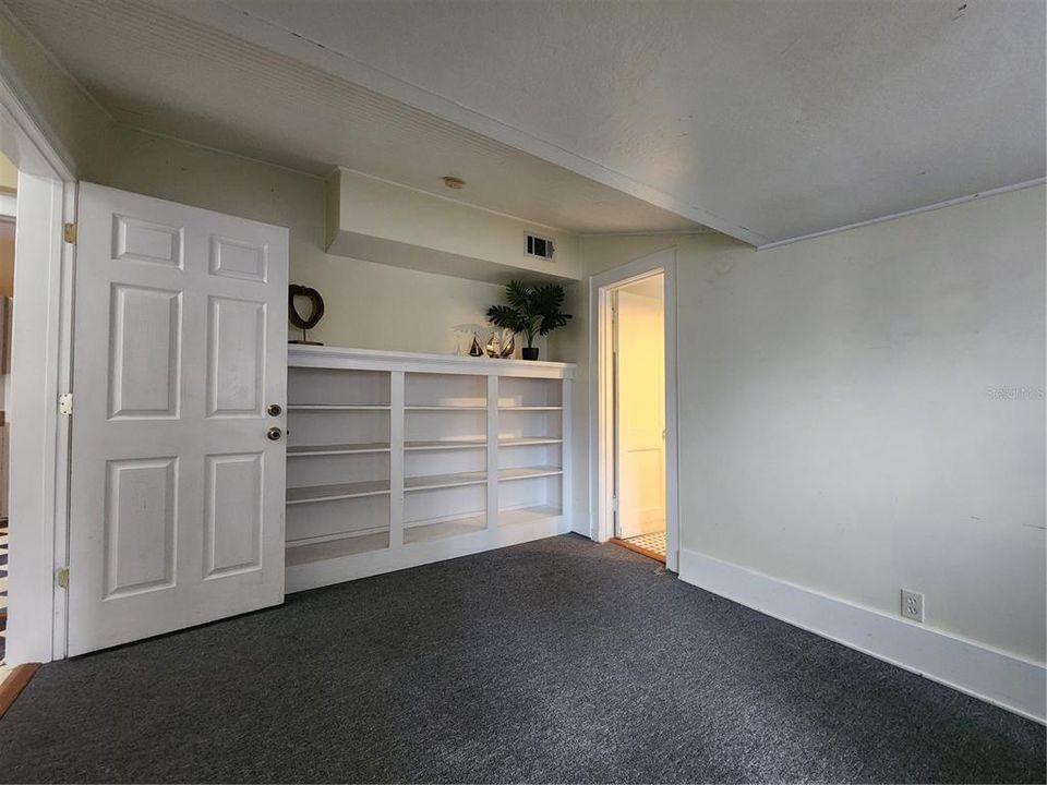For Sale: $435,000 (4 beds, 0 baths, 2214 Square Feet)