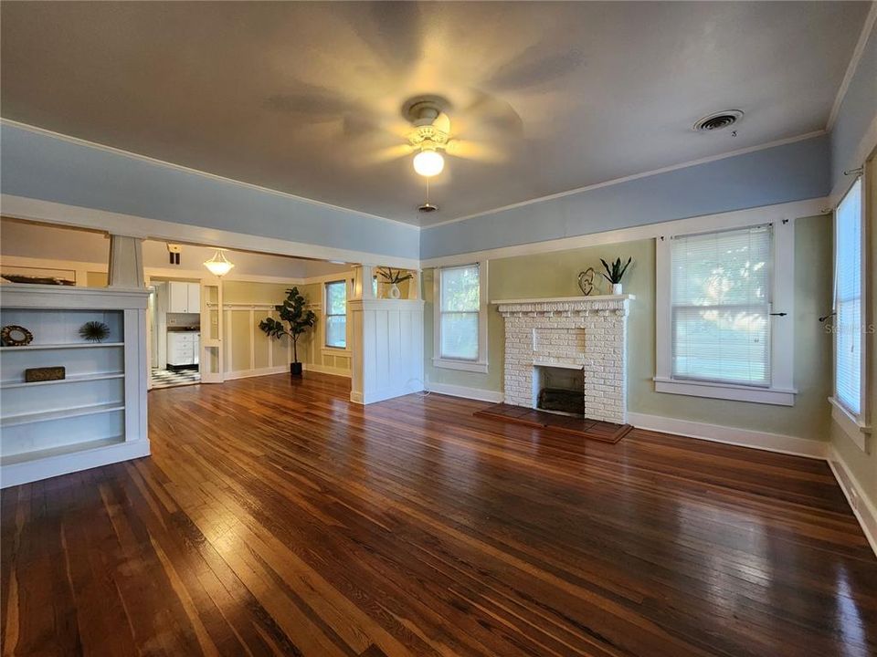 For Sale: $435,000 (4 beds, 0 baths, 2214 Square Feet)