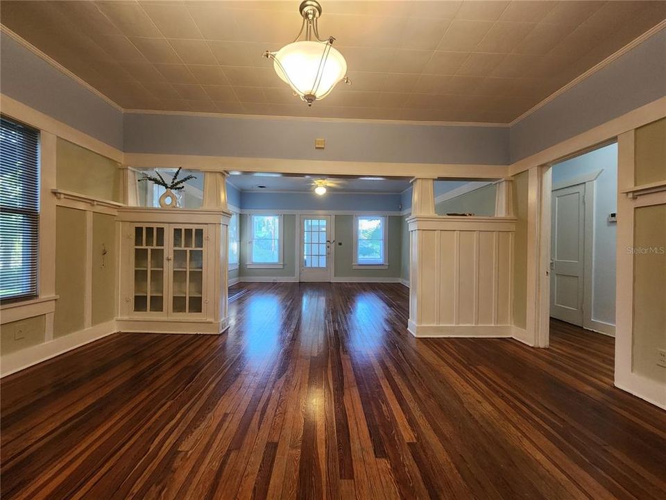 For Sale: $435,000 (4 beds, 0 baths, 2214 Square Feet)