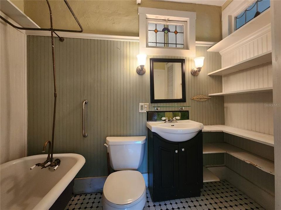 For Sale: $435,000 (4 beds, 0 baths, 2214 Square Feet)