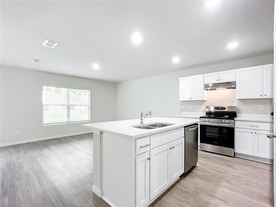 En Venta: $519,900 (6 camas, 0 baños, 2620 Pies cuadrados)