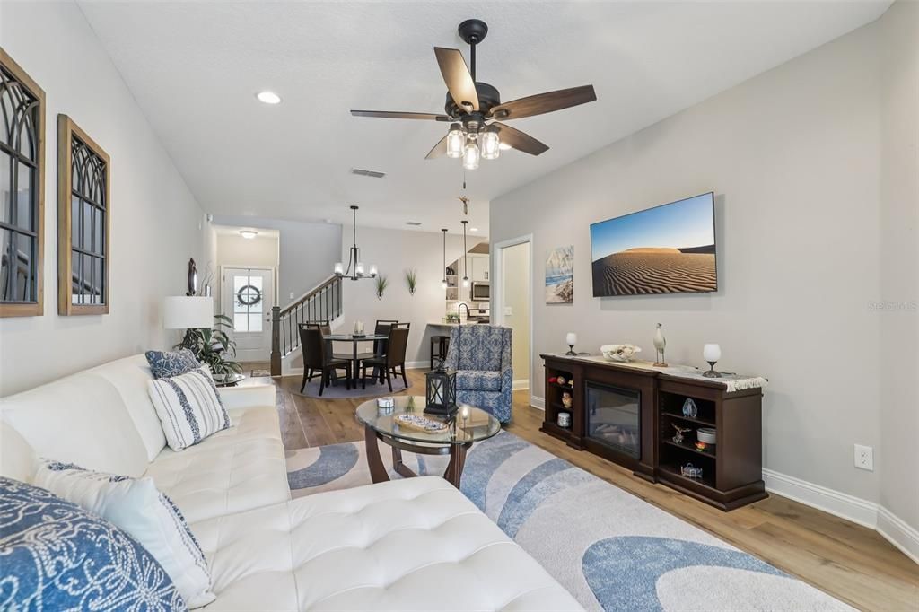 For Sale: $379,000 (3 beds, 2 baths, 1800 Square Feet)