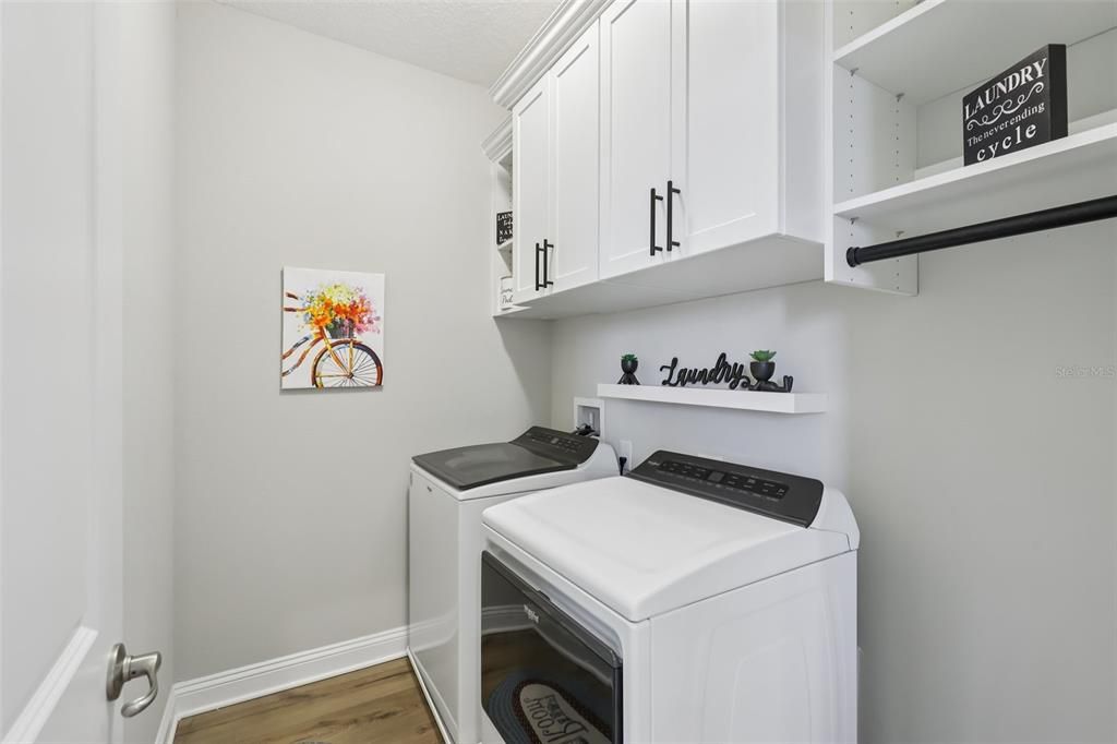 For Sale: $379,000 (3 beds, 2 baths, 1800 Square Feet)
