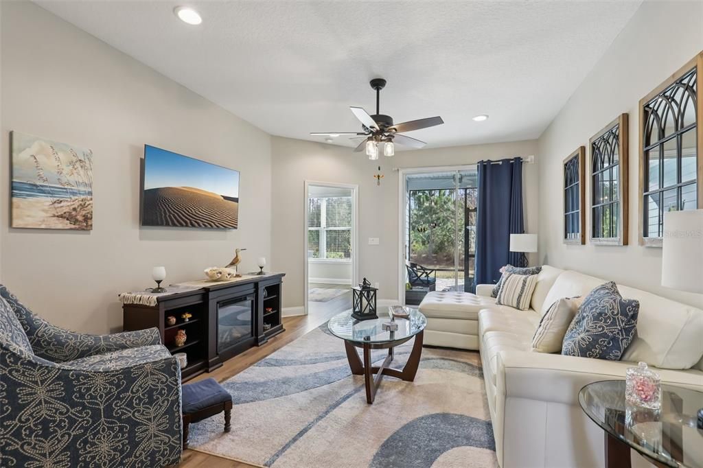 For Sale: $379,000 (3 beds, 2 baths, 1800 Square Feet)