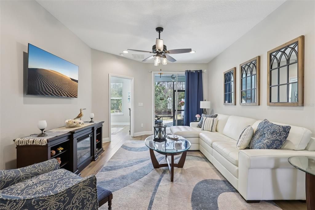 For Sale: $379,000 (3 beds, 2 baths, 1800 Square Feet)