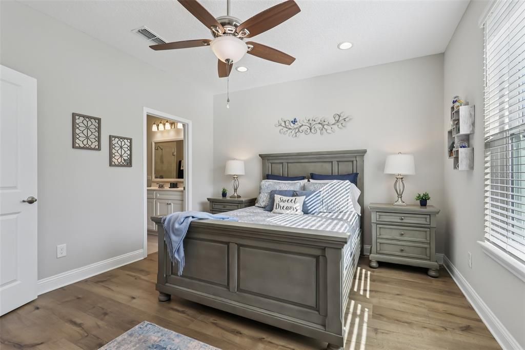 For Sale: $379,000 (3 beds, 2 baths, 1800 Square Feet)