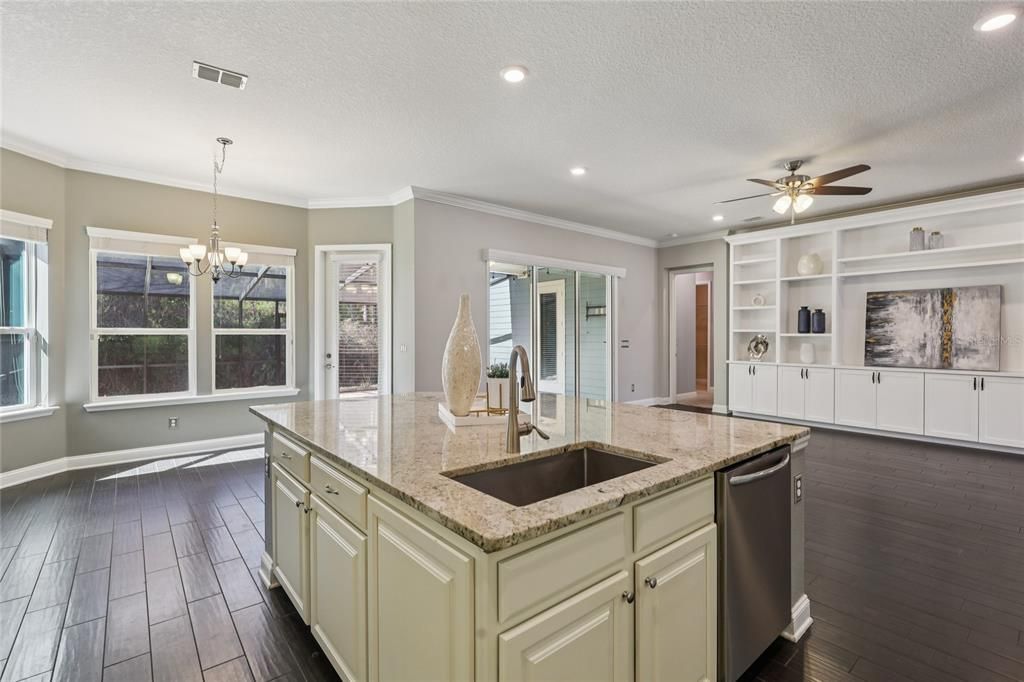 For Sale: $714,000 (4 beds, 4 baths, 2912 Square Feet)