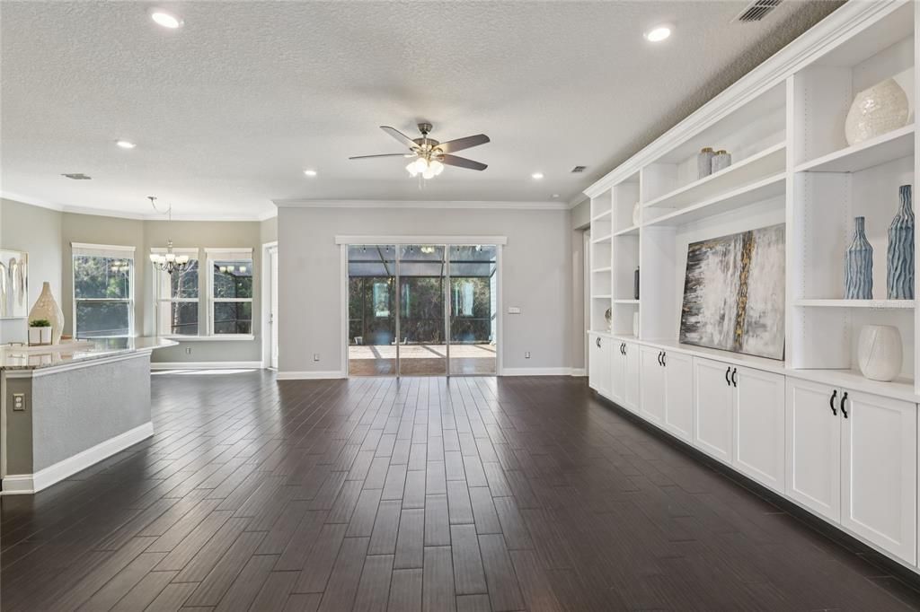 For Sale: $714,000 (4 beds, 4 baths, 2912 Square Feet)