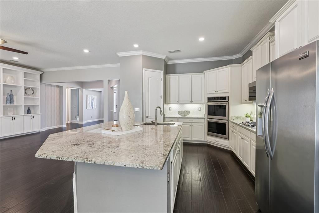 For Sale: $714,000 (4 beds, 4 baths, 2912 Square Feet)