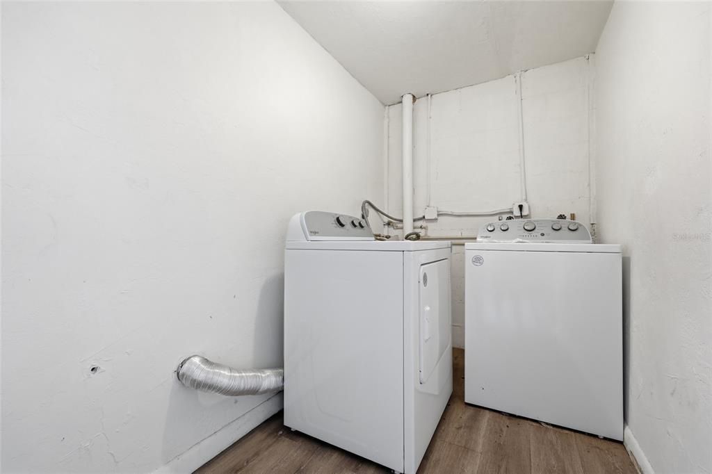 На продажу: $174,900 (4 спален, 2 ванн, 1638 Квадратных фут)