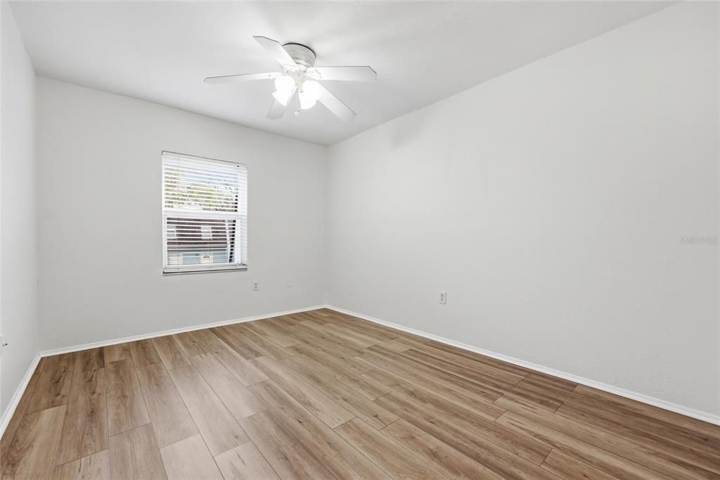 На продажу: $174,900 (4 спален, 2 ванн, 1638 Квадратных фут)