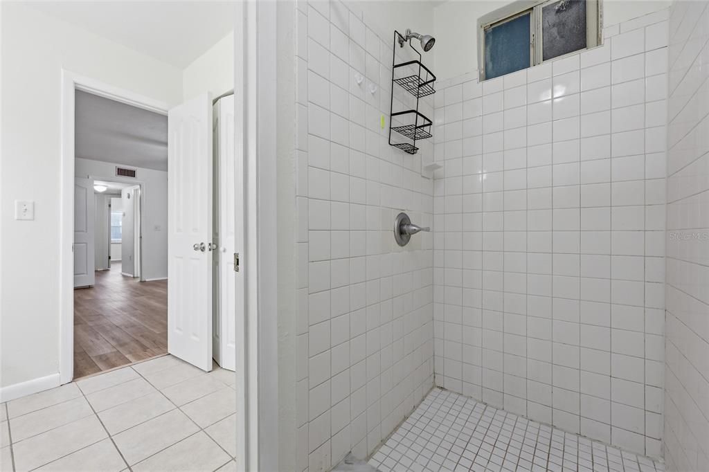 На продажу: $174,900 (4 спален, 2 ванн, 1638 Квадратных фут)