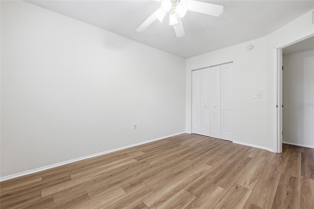 На продажу: $174,900 (4 спален, 2 ванн, 1638 Квадратных фут)