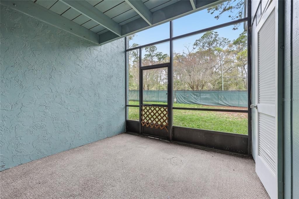 На продажу: $174,900 (4 спален, 2 ванн, 1638 Квадратных фут)