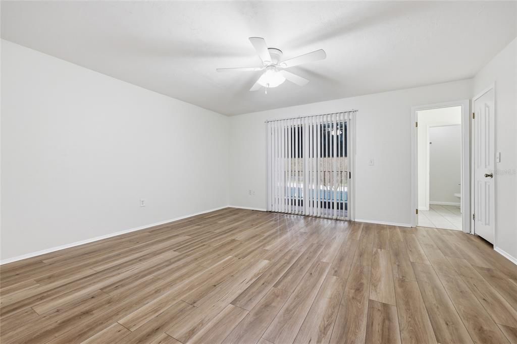 На продажу: $174,900 (4 спален, 2 ванн, 1638 Квадратных фут)