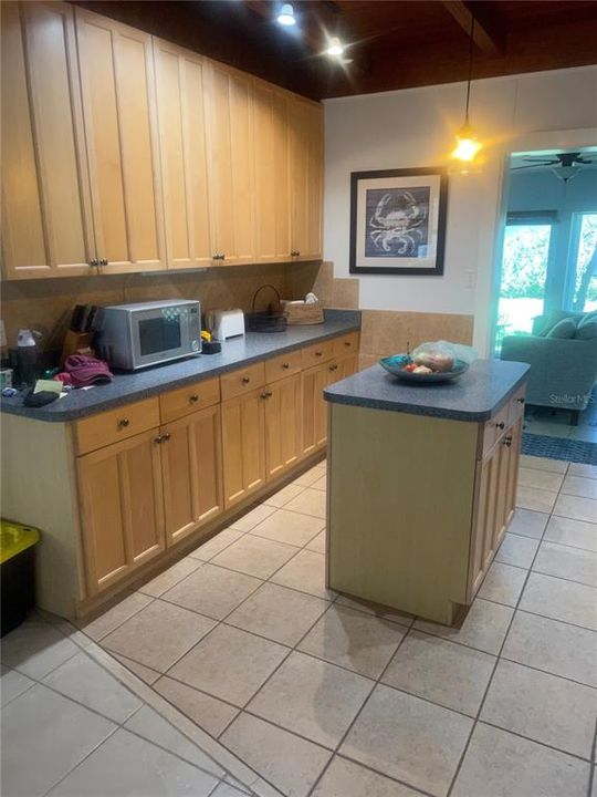 В аренду: $1,950 (2 спален, 2 ванн, 1584 Квадратных фут)