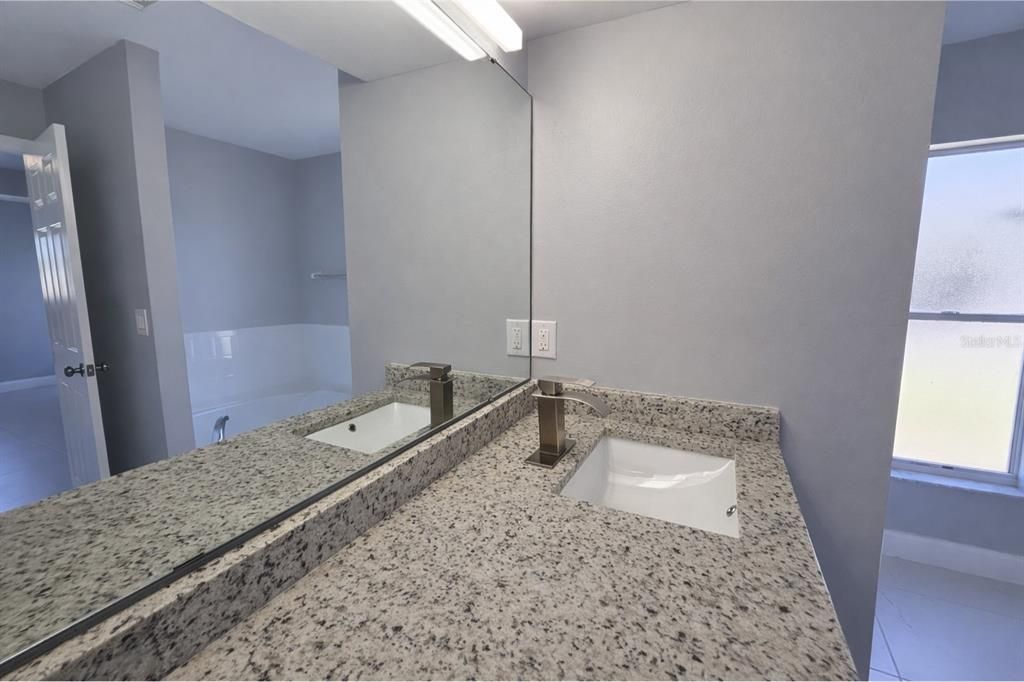 For Rent: $1,950 (3 beds, 2 baths, 1427 Square Feet)