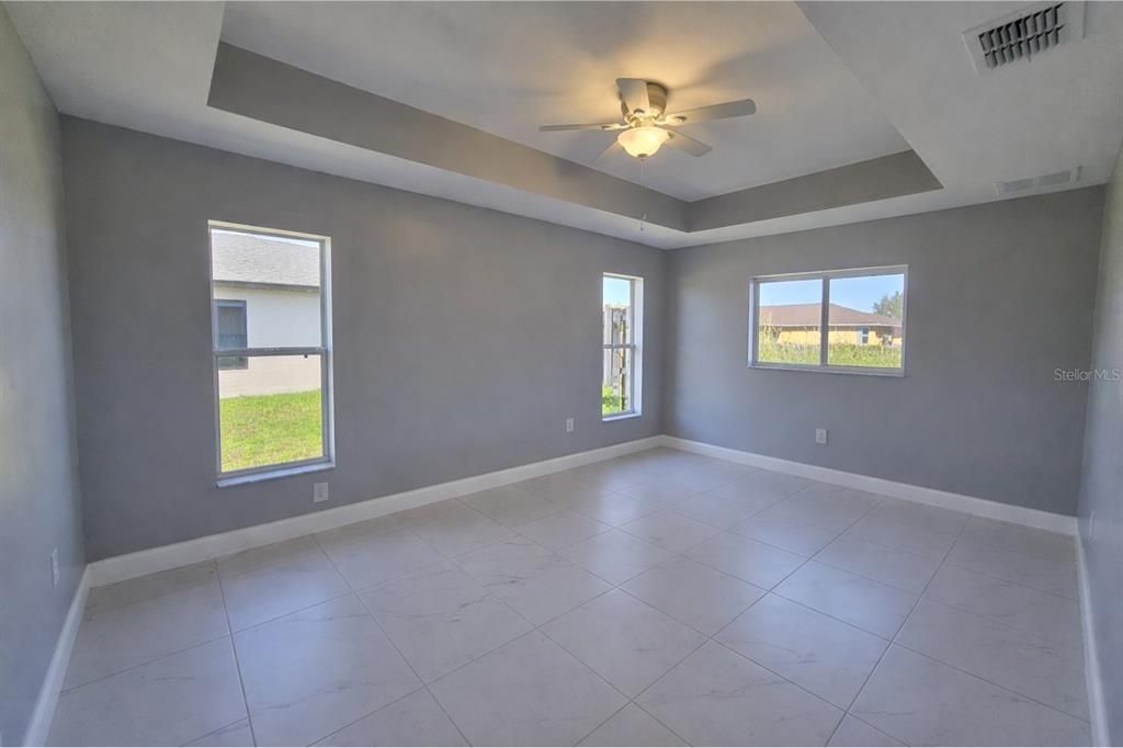 For Rent: $1,950 (3 beds, 2 baths, 1427 Square Feet)