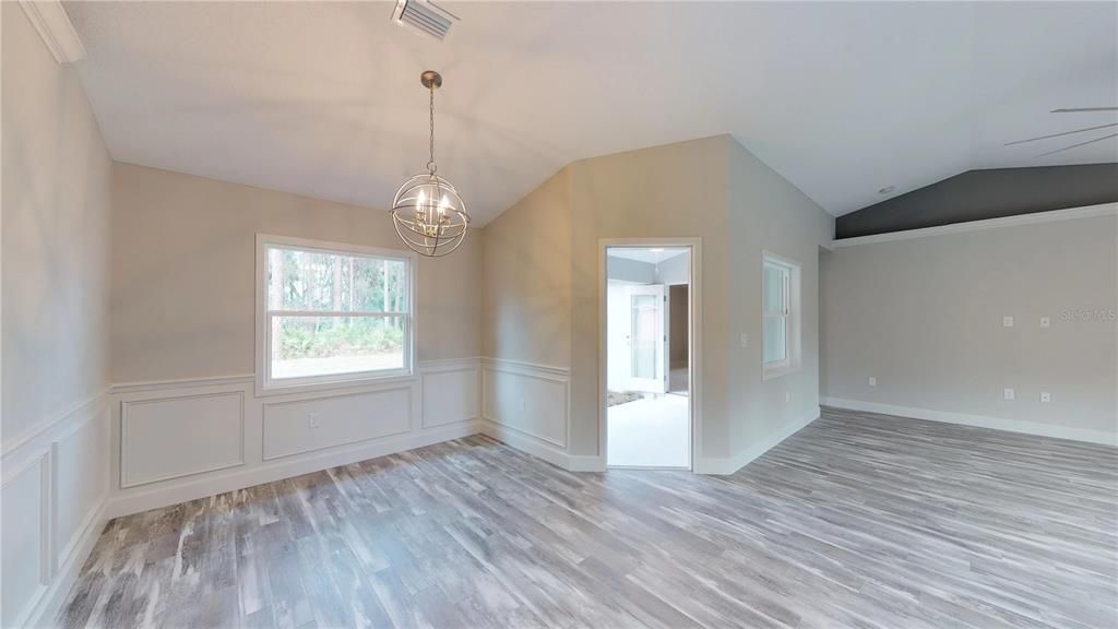Activo con contrato: $339,000 (3 camas, 2 baños, 1693 Pies cuadrados)