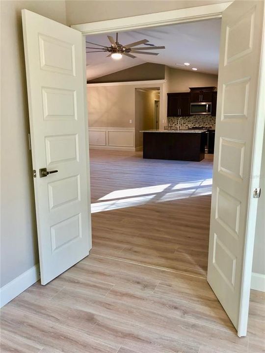 Activo con contrato: $339,000 (3 camas, 2 baños, 1693 Pies cuadrados)