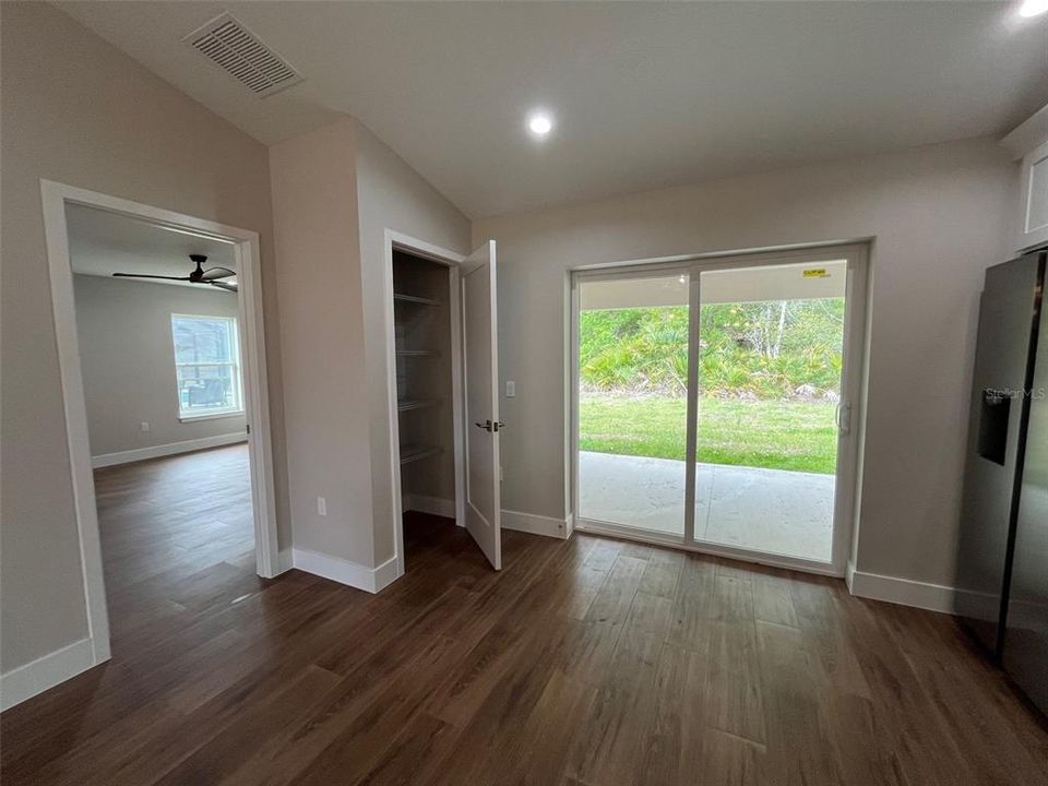 For Sale: $582,000 (6 beds, 0 baths, 2622 Square Feet)