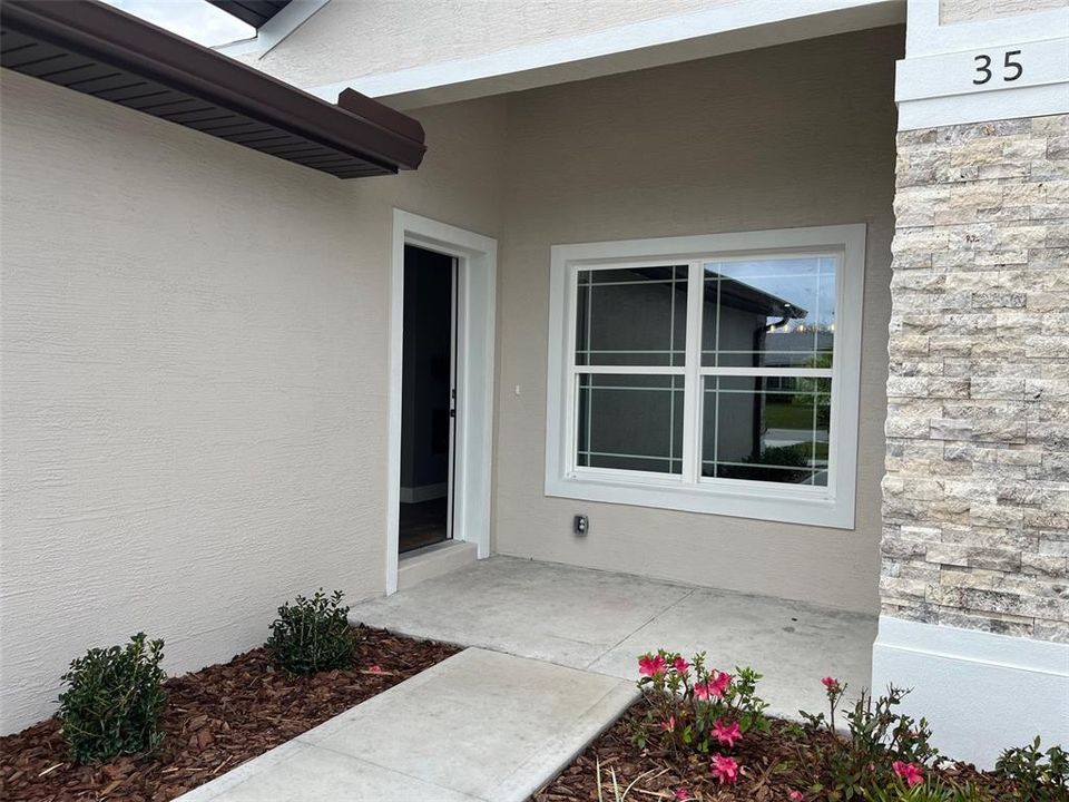 For Sale: $582,000 (6 beds, 0 baths, 2622 Square Feet)