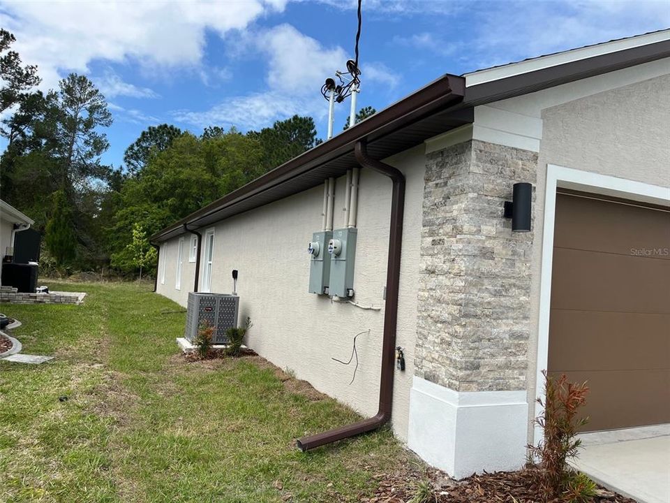 For Sale: $582,000 (6 beds, 0 baths, 2622 Square Feet)