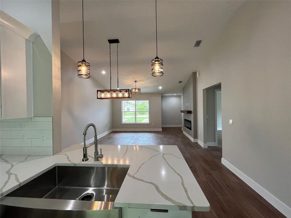 For Sale: $582,000 (6 beds, 0 baths, 2622 Square Feet)