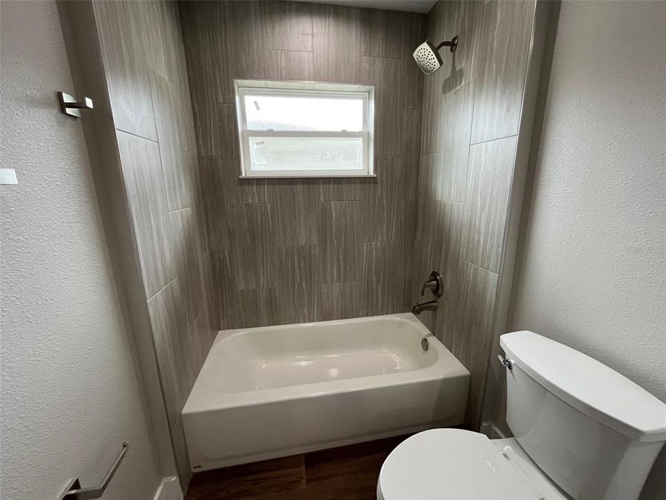 For Sale: $582,000 (6 beds, 0 baths, 2622 Square Feet)