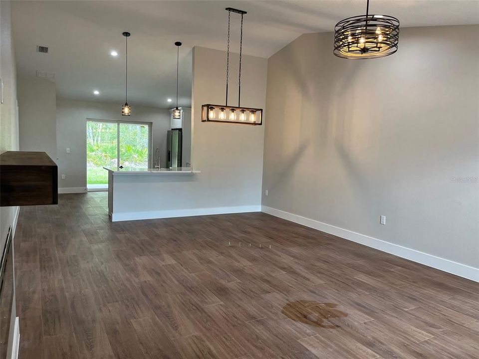 For Sale: $582,000 (6 beds, 0 baths, 2622 Square Feet)